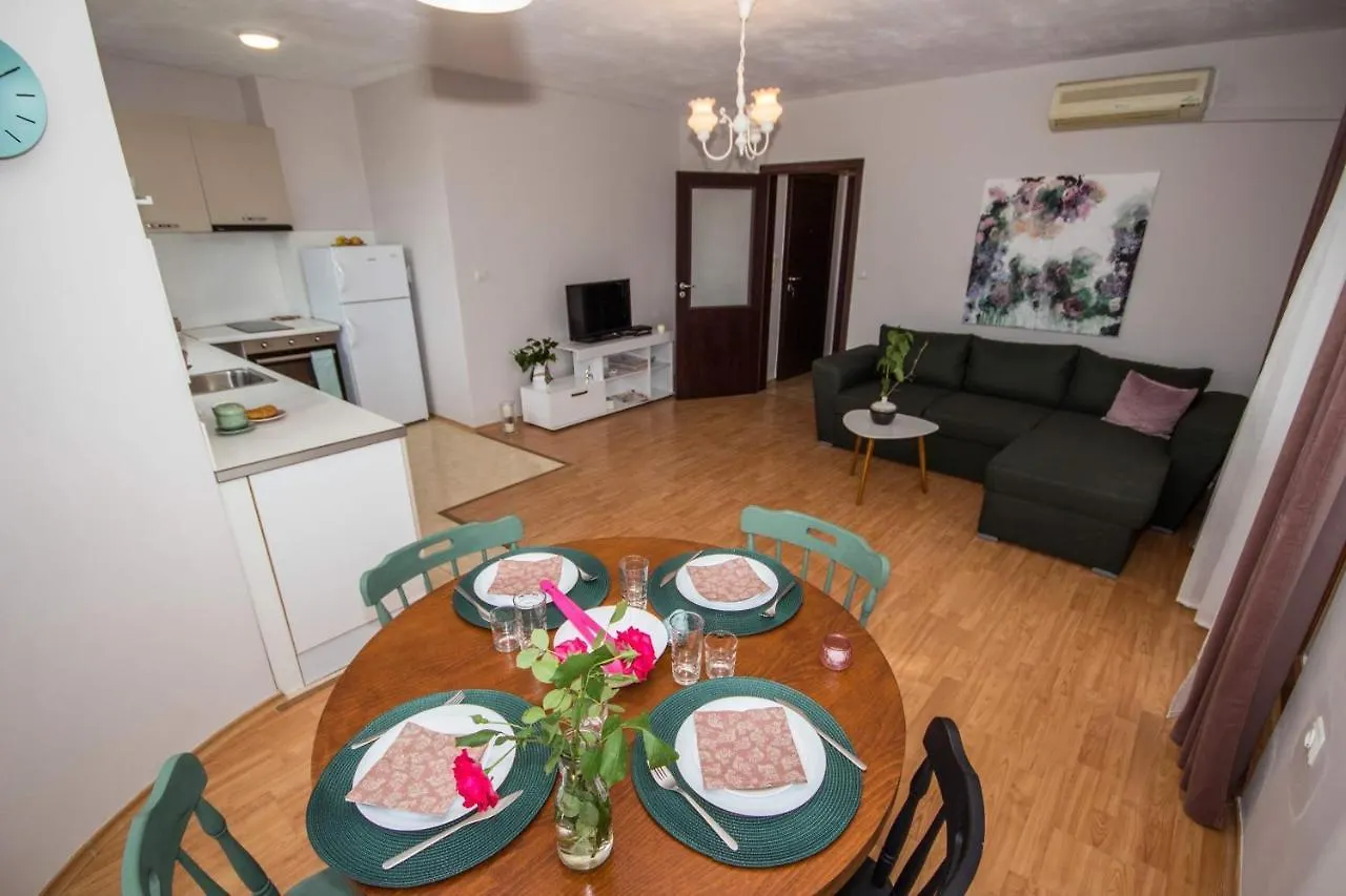 Volga Apartment City Centre 0*, Filibe